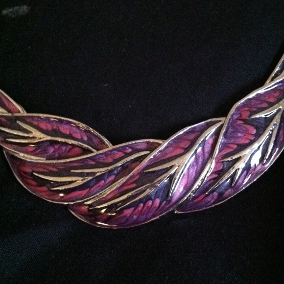 Beautiful leaves necklace! - Picture 3 of 3