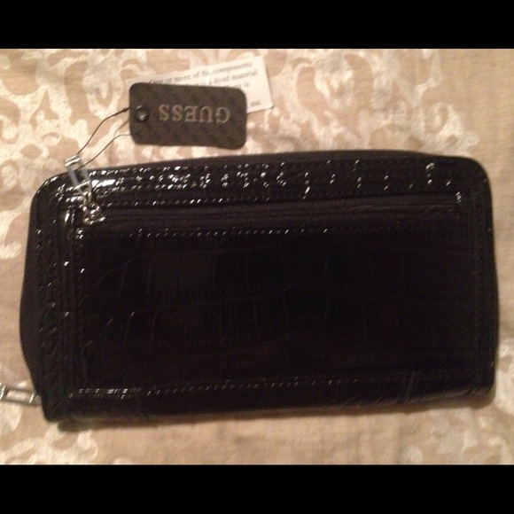 ๐๐SOLD๐๐GUESS WALLET - Picture 3 of 4