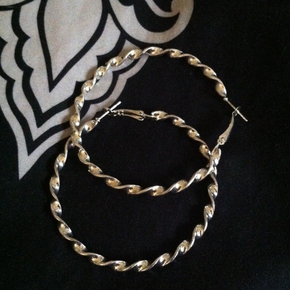 BUNDLE! Hoop earrings! - Picture 3 of 3