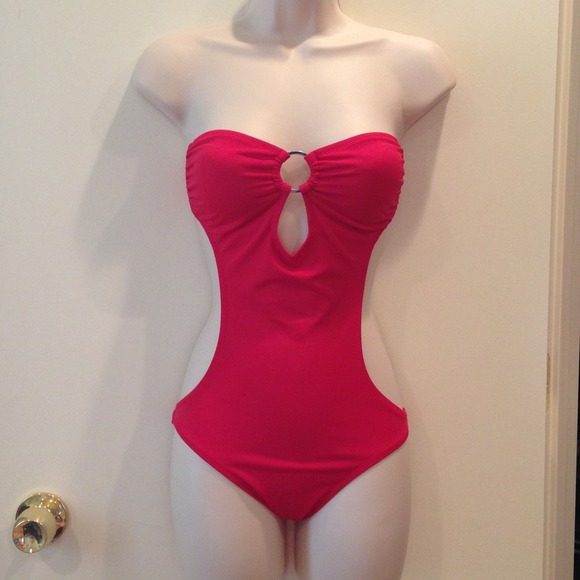 Fuchsia monokini optional V strap