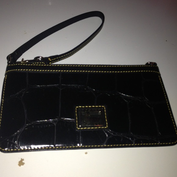 Dooney & Bourke wristlet