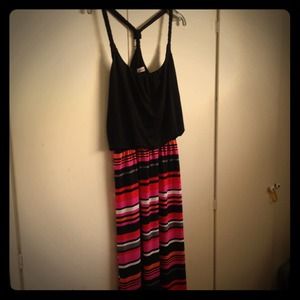 Cute long dress. Great for summer parties.