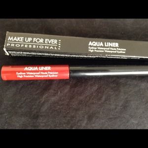 Makeup Forever Aqua Liner: Red
