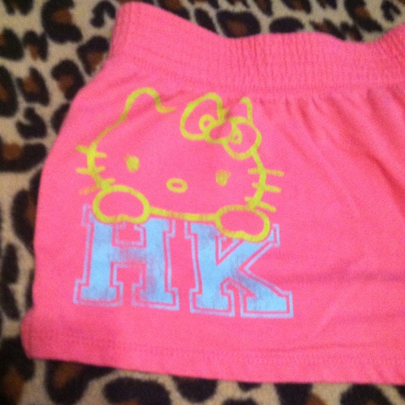 Hello Kitty Shorts - Picture 2 of 3