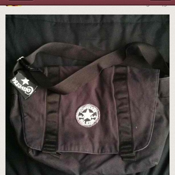 Converse messenger bag