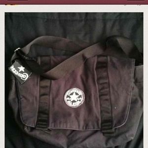 Converse messenger bag