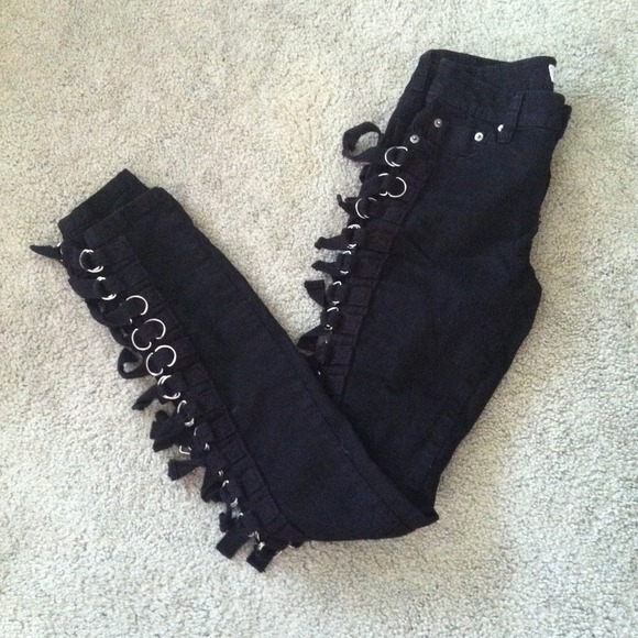 HT Side Buckle Jeans