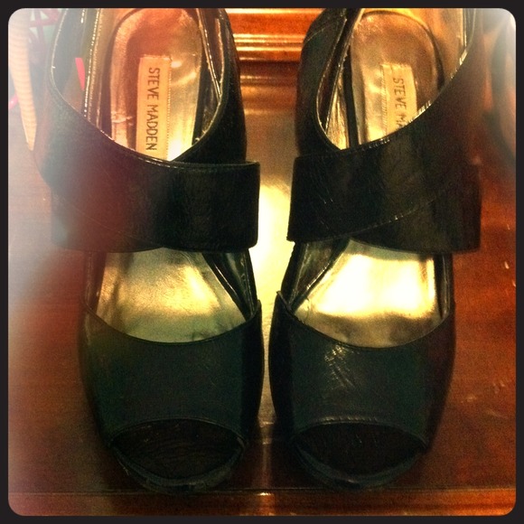 Size 8.5 Steve Madden Black Pump - Picture 1 of 3