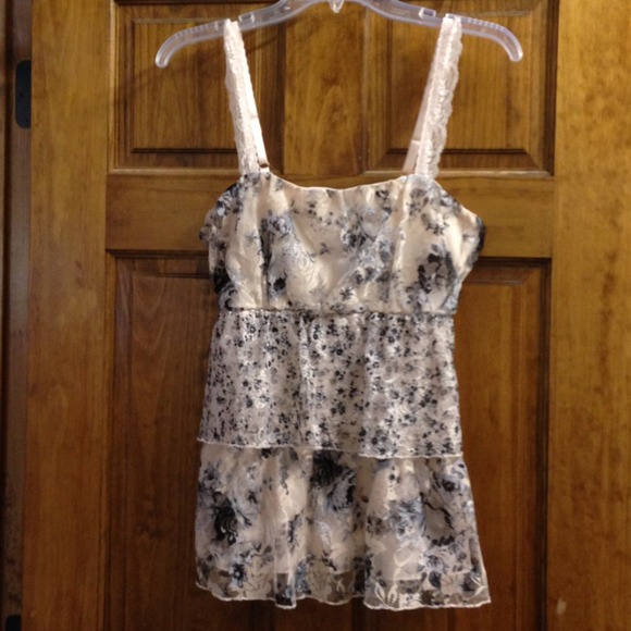 ❗SOLD❗Cute baby-doll top