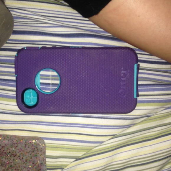 Purple and teal otterbox 4/4s
