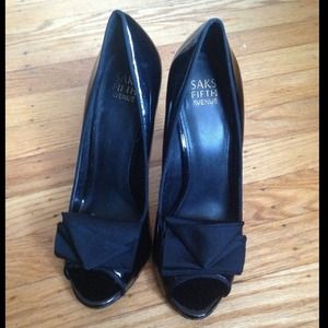 Saks fifth avenue pumps