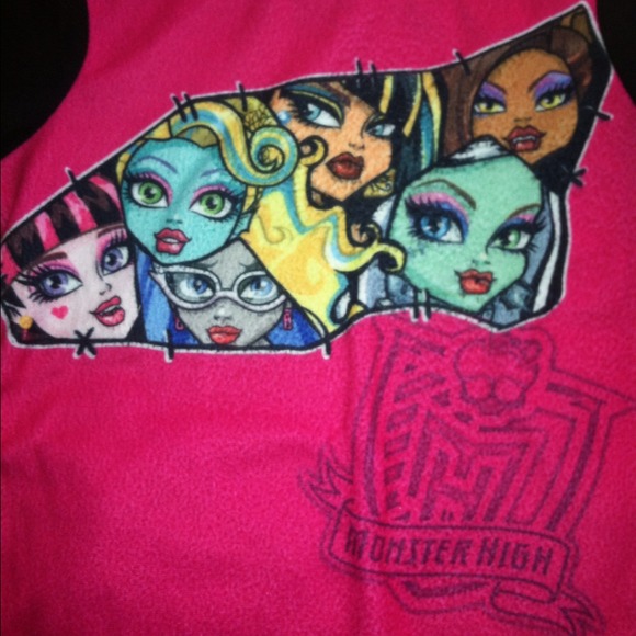 **SOLD IN BUNDLE!**Monster High Pajamas