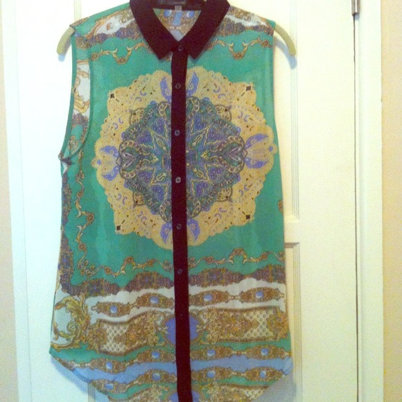 *SOLD Tribal Collar Shirt - Picture 1 of 2