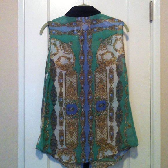 *SOLD Tribal Collar Shirt - Picture 2 of 2