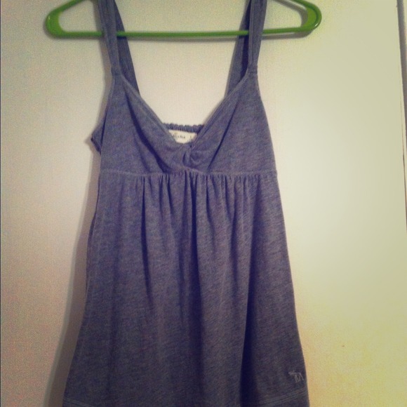 Grey Abercrombie and Fitch tank 💫