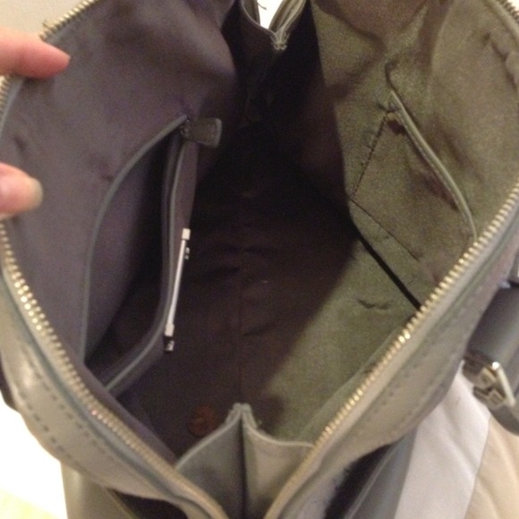 Gorgeous chic leather bag by Zac Posen - Picture 3 of 8