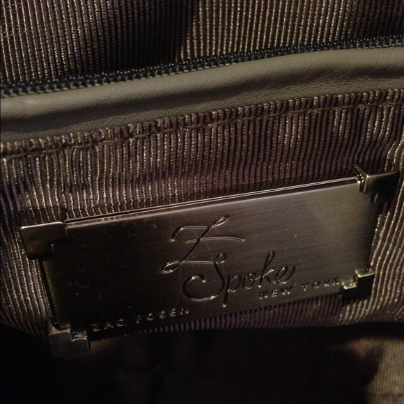 Gorgeous chic leather bag by Zac Posen - Picture 4 of 8