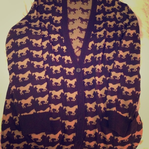 🔴SOLD🔴 H&M horse print Cardigan