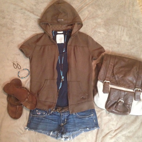 Abercrombie kids short sleeved, brown hoodie