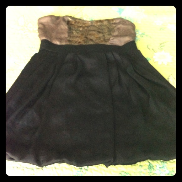 Beautiful beaded party dress - Picture 1 of 2