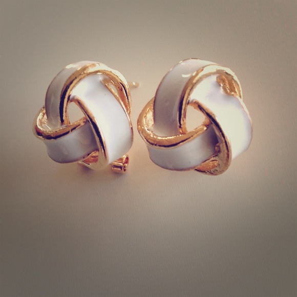 White small cute earrings. Brand new!!