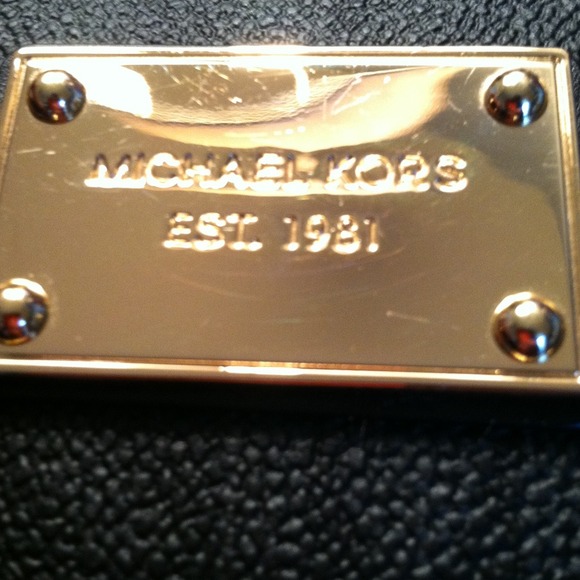 Authentic Michael Kors Wristlet - Picture 2 of 4