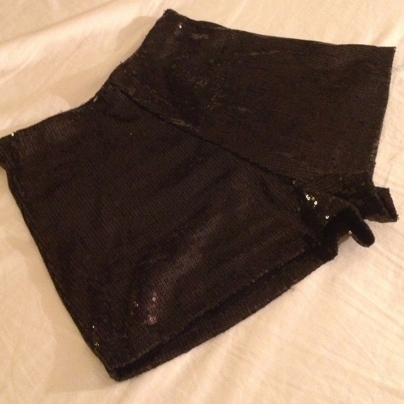 [BUNDLED] High wasted sequence short! - Picture 2 of 3