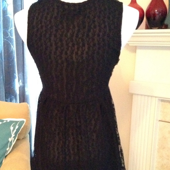 DONATED LOCALLY Beautiful Lace Dress with Roses - Picture 3 of 4