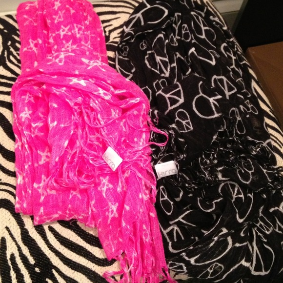 Kirra scarfs