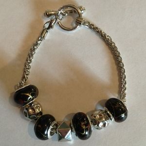 ✨Charm bracelet✨NWOT