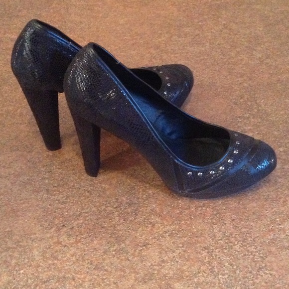 Qupid black studded heels
