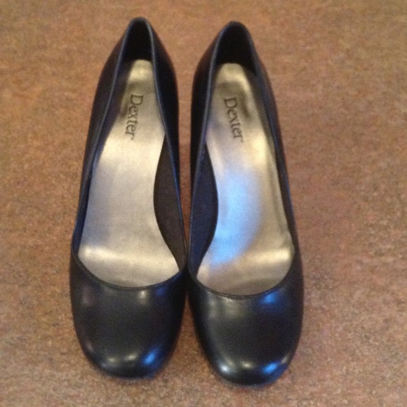 Dexter size 9.5 round toe classic heels worn 1x!!!