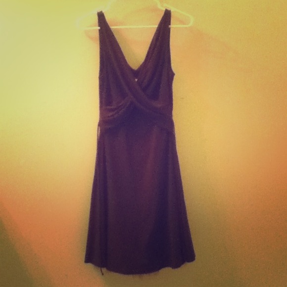 Brown dress with v neckline