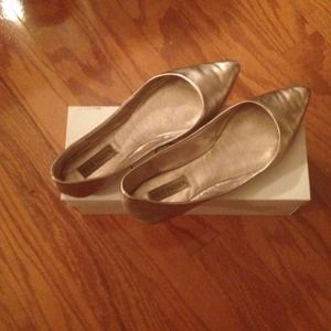 Metallic gold/silver