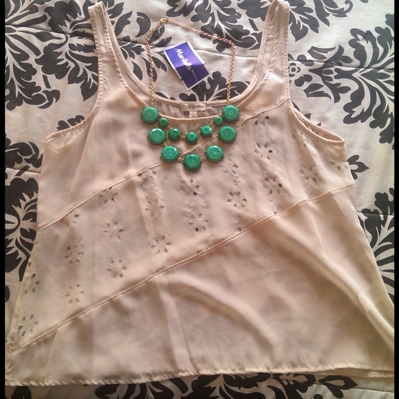 🚫❌🚫❌🚫SOLD!! Cute Cream sheer top