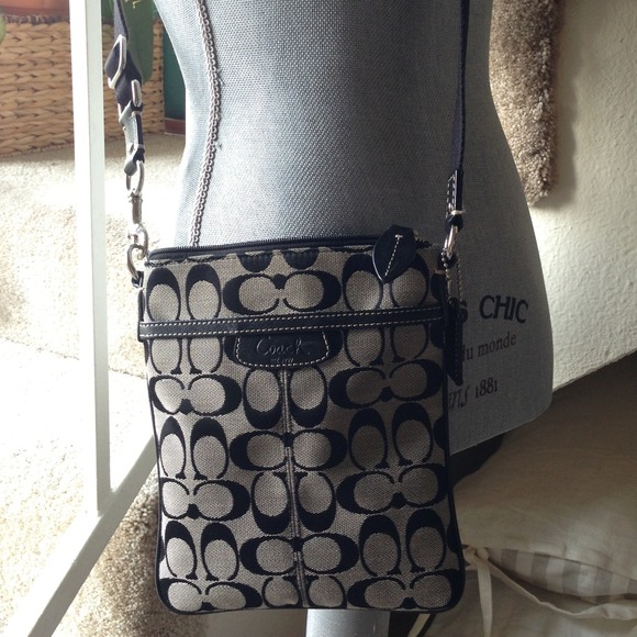 Coach black swingback crossbody