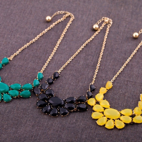 Turquoise bauble necklace - Picture 4 of 4