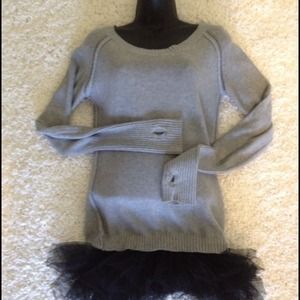 Princess Vera Wang grey sweater