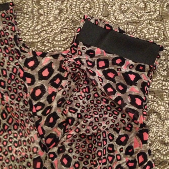 ❗️❗️SOLD❗️❗️The ultimate hi-low! Cheetah print! - Picture 3 of 3