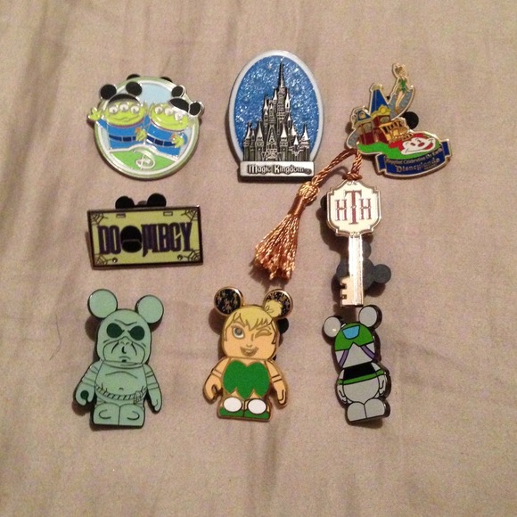Disney pins
