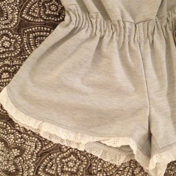 ❗️❗️SOLD❗️❗️ tube top grey romper - Picture 3 of 3