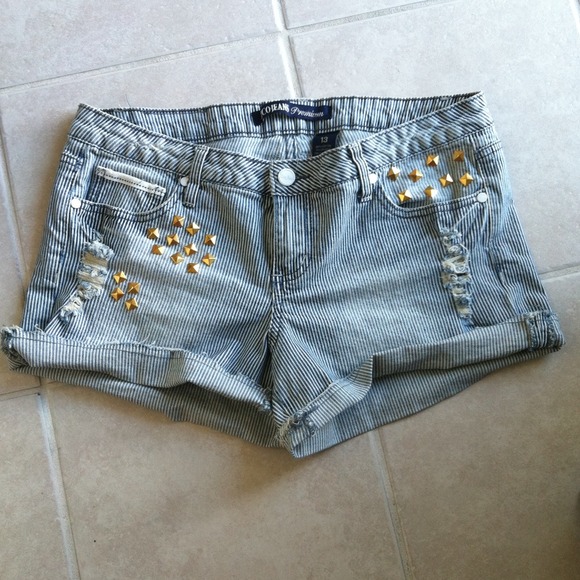 Bundled Studded Highrise Denim shorts