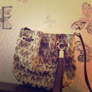 Michael Kors Ring Tote Crossbody bag!