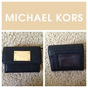 Black Michael Kors Coin Purse with key Chain
