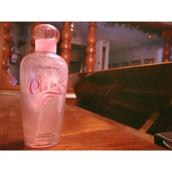 🍂REDUCED🍃 Victoria Secret Oh La La Shimmer Mist