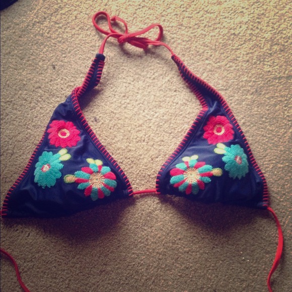 Knitted bikini top