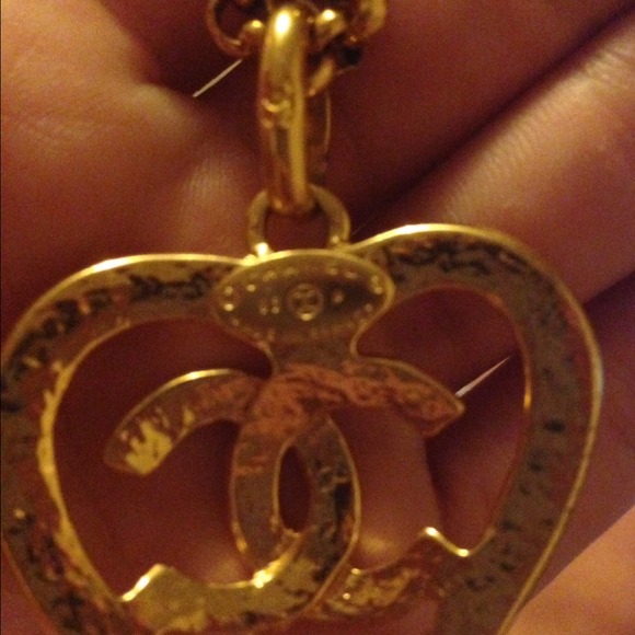 CHANEL Open Heart Medallion Necklace! - Picture 4 of 4