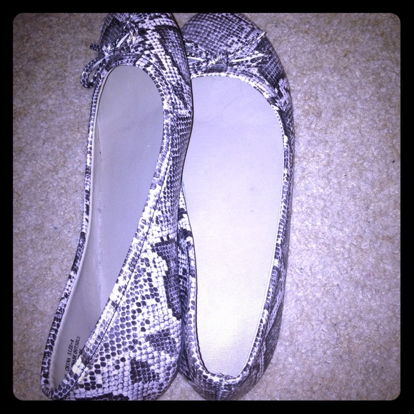 Cute Snakeskin Ballet Flats, Size 7.5
