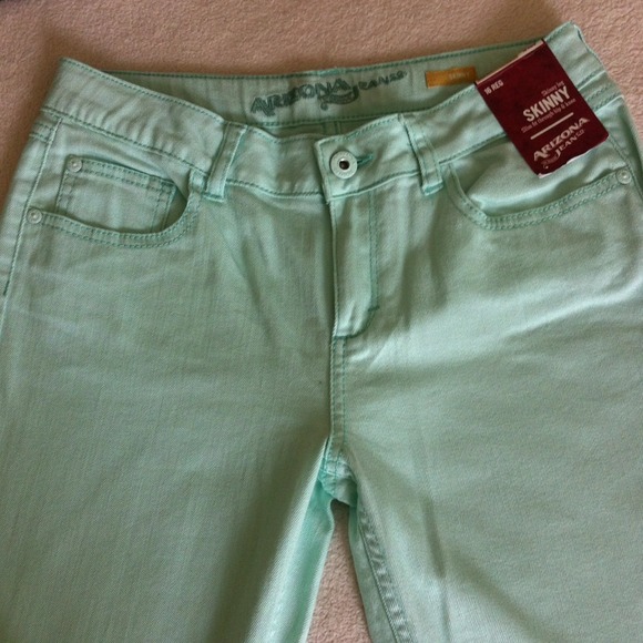 SOLD  NWT Mint Skinny Jeans - Picture 3 of 4