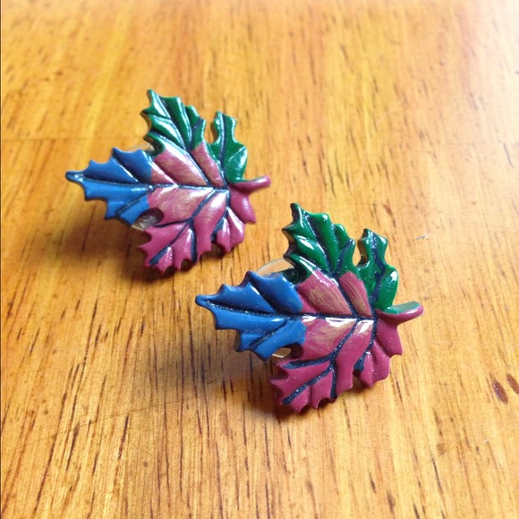 Autumn leaves hand painted stud earrings - Picture 2 of 3